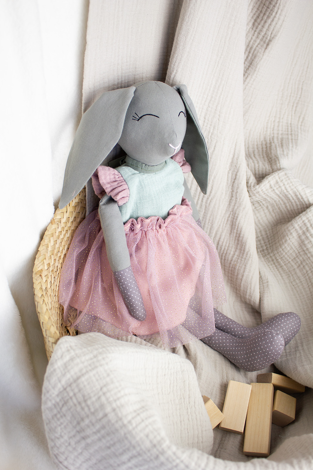 Tmavošedá zajačica Alžbetka