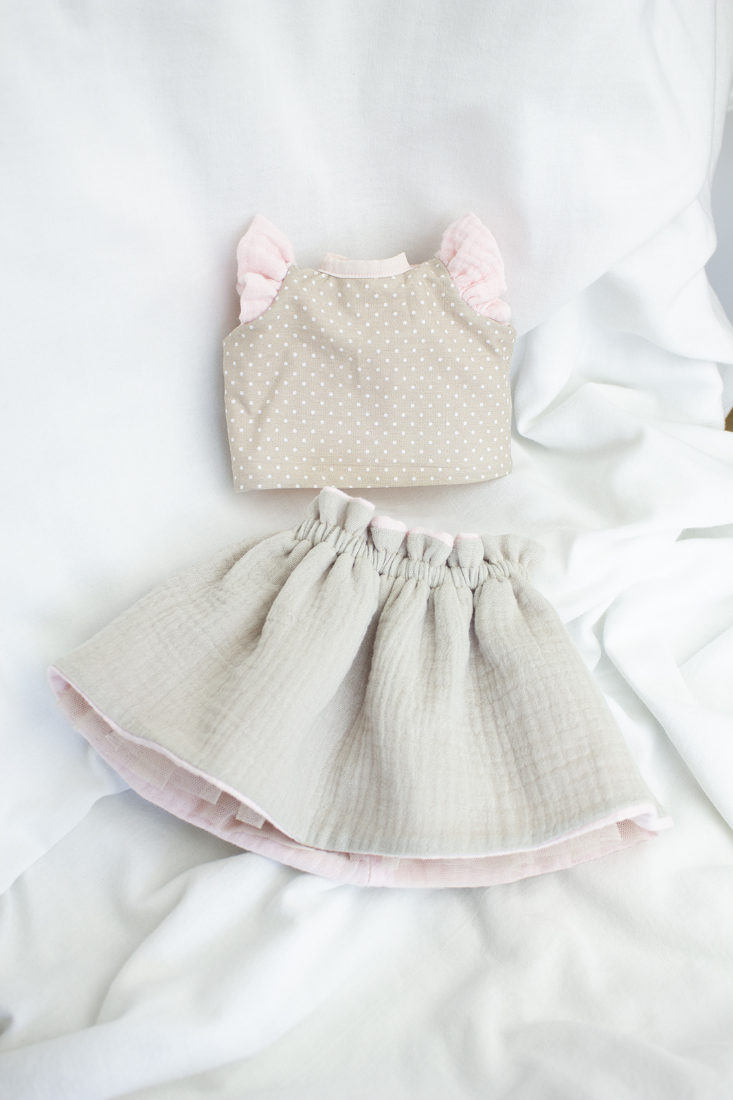 Obojstranné oblečenie ( béžovo-ružové s čelenkou )