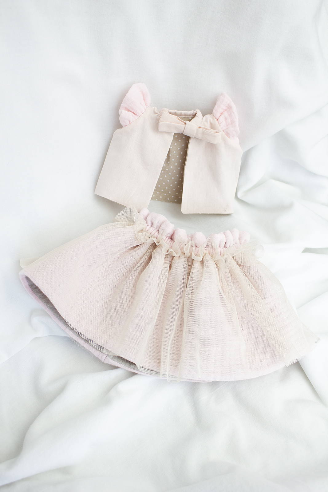 Obojstranné oblečenie ( béžovo-ružové s čelenkou )