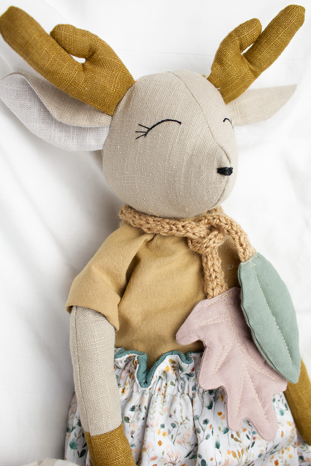 Jesenná laň- zelená s kvietkami