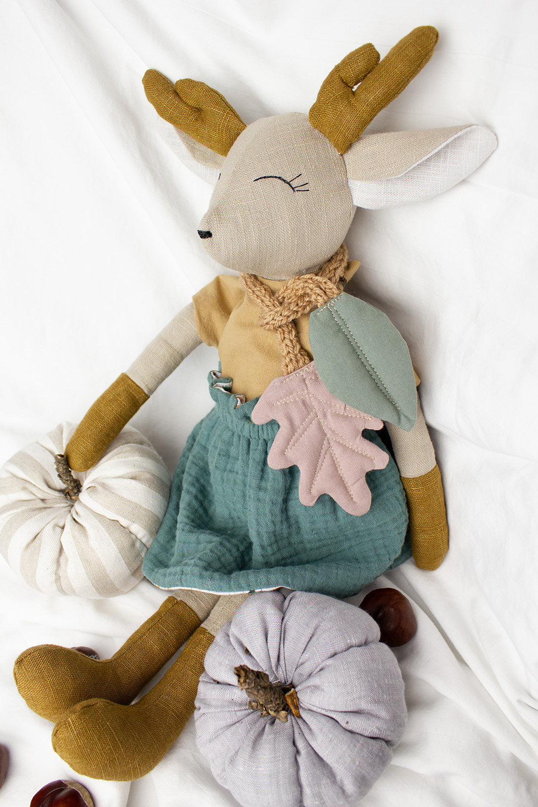 Jesenná laň- zelená s kvietkami