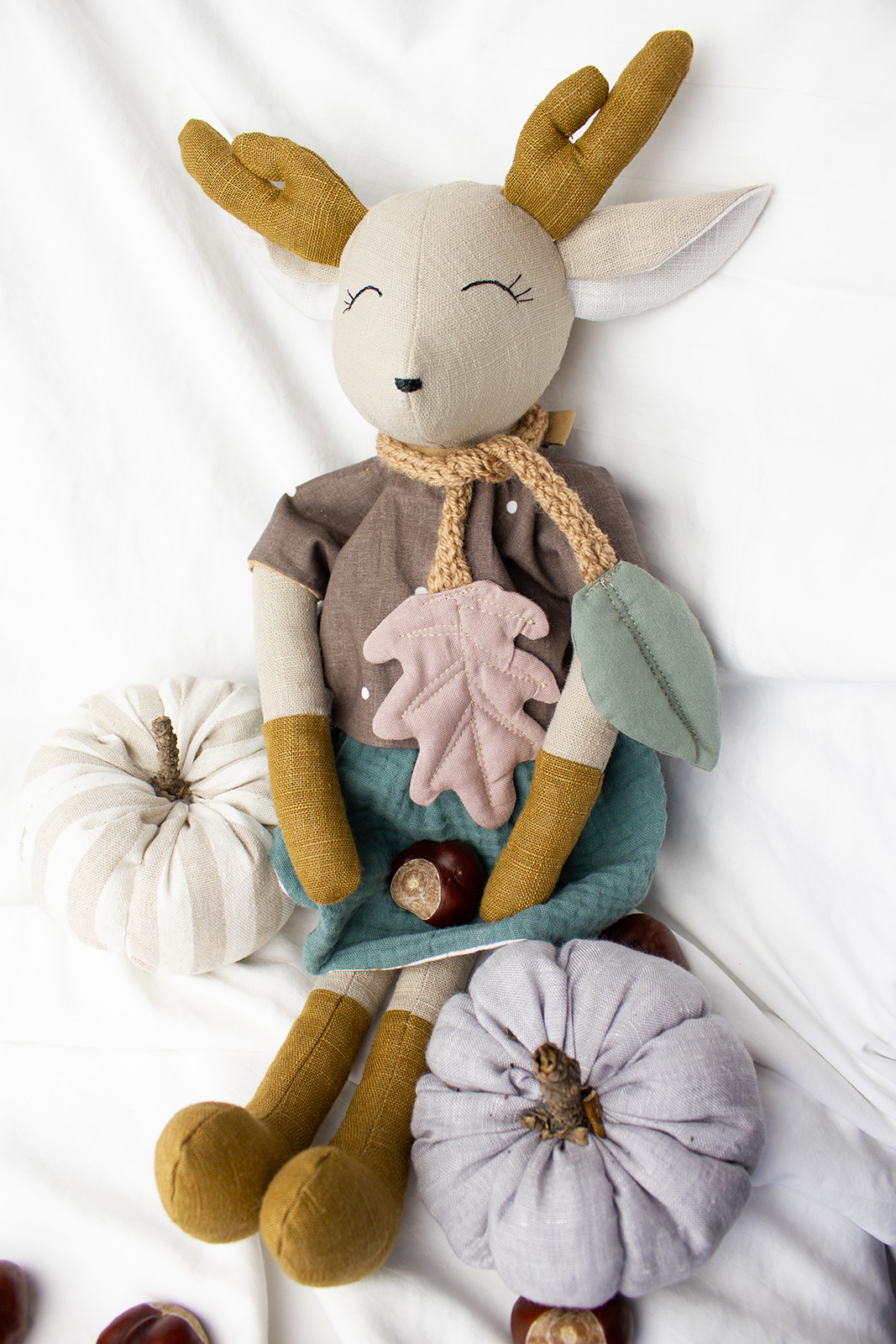 Jesenná laň- zelená s kvietkami