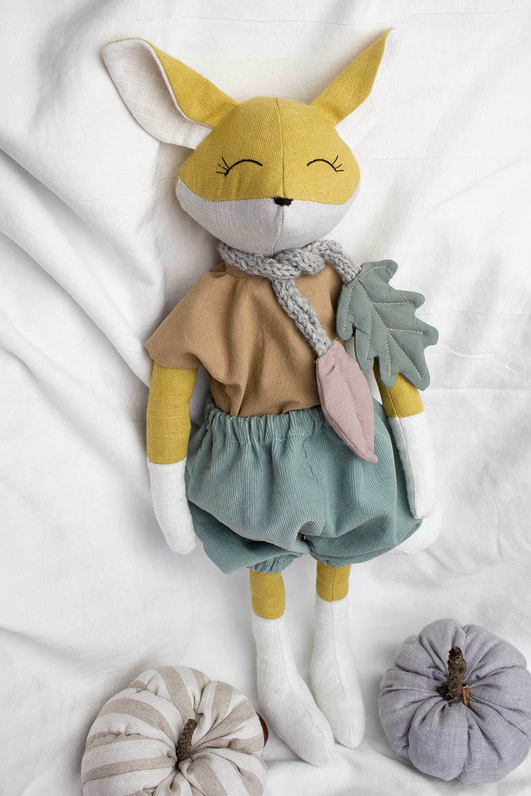 Jesenný Lišiak v mentolových menčestrákoch