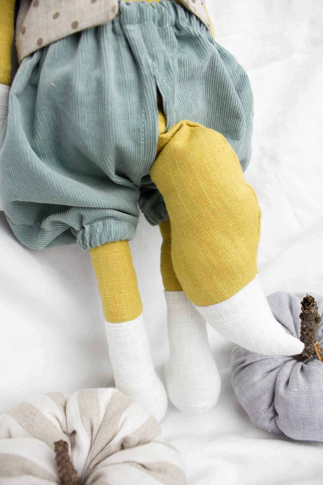 Jesenný Lišiak v mentolových menčestrákoch